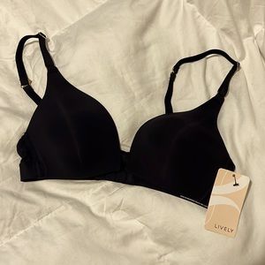 New With Tags Lively Flex No-Wire Bra
